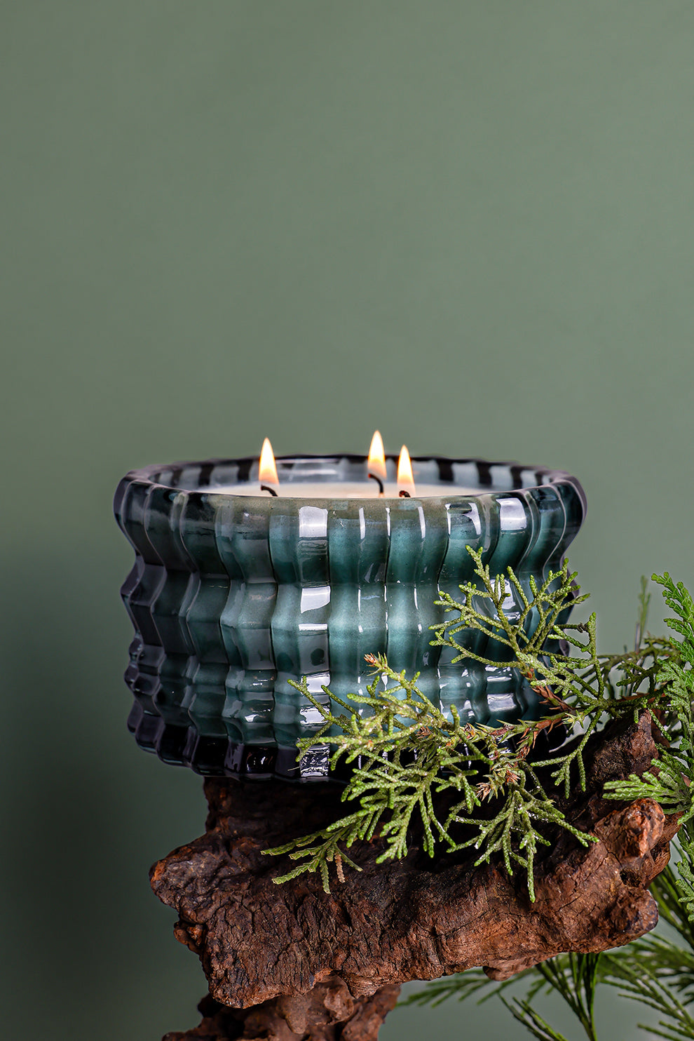 NOËL | 22oz Non-Toxic Candle in Textured Glass Vessel